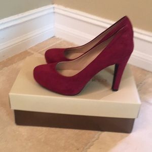 Franco Sarto “Cicero” pumps in red suede